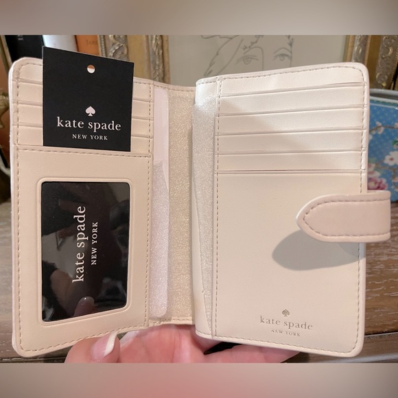 Kate Spade Carey Smooth Quilted Leather Wallet KA591 OffWhite NWT Approx 5.5”x4” - Picture 14 of 14